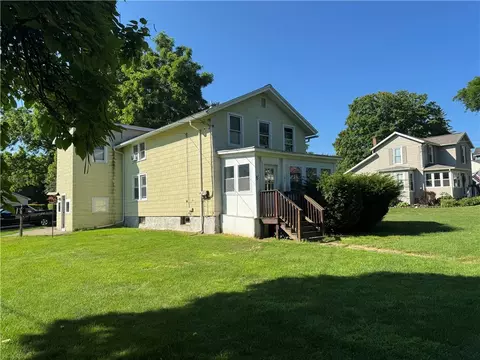 157 Clark St, Canandaigua, NY 14424