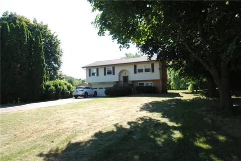 1247 Middle Rd, Rush, NY 14543