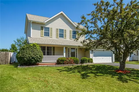 5768 Oatfield Dr, Farmington, NY 14425