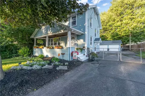 688 Howard Rd, Gates, NY 14624