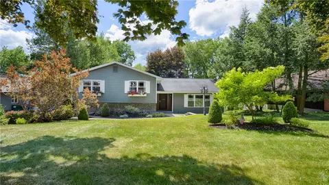 125 Pine Ridge Dr, Arcadia, NY 14513