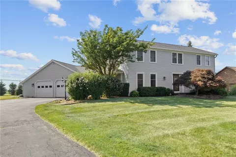 1 Stonington Dr, Pittsford, NY 14534