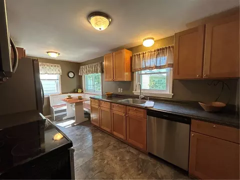 92 Clarington St, Irondequoit, NY 14609 photo 9