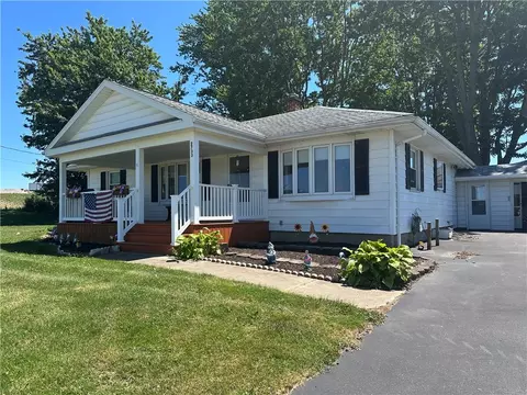 2733 Griffin Rd, Riga, NY 14428