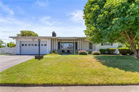 213 Governor Ter, Irondequoit, NY 14609