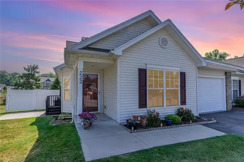 222 Rayfield Cir, Webster, NY 14580