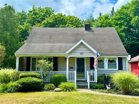 313 Larchmont Rd, Elmira, NY 14905