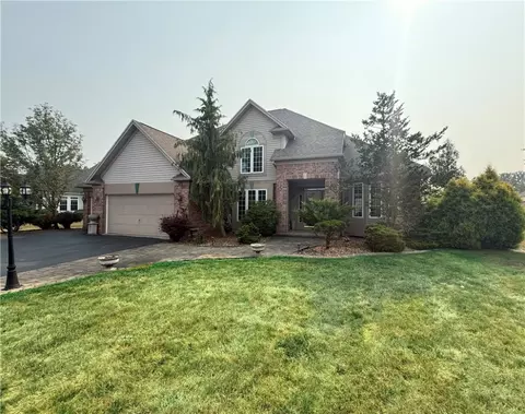 15 Meadows End, Webster, NY 14580