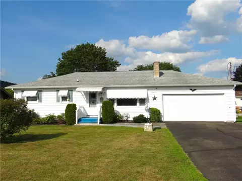 18 Crestview Dr W, Southport, NY 14871