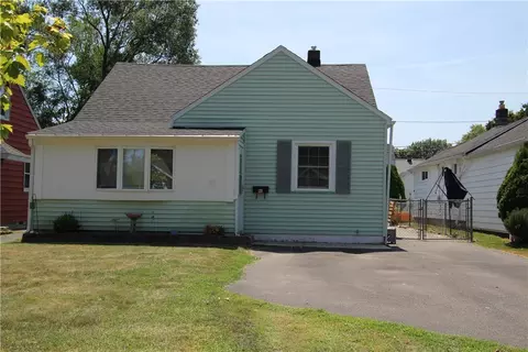 271 Leonard Rd, Greece, NY 14616