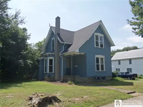 139 Eagle St, Pomfret, NY 14063