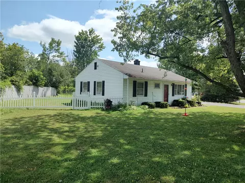 82 Inslee St, Waterloo, NY 13165