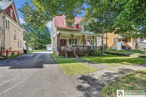 79 Pine St, Wellsville, NY 14895
