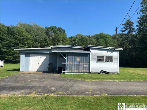 1520 Trask Rd, Busti, NY 14701