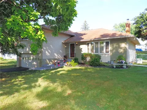 88 Butler Dr, Pittsford, NY 14534