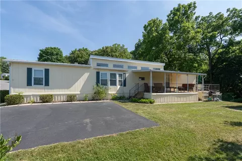 4795 Apt 24 E Lake Rd, Livonia, NY 14487