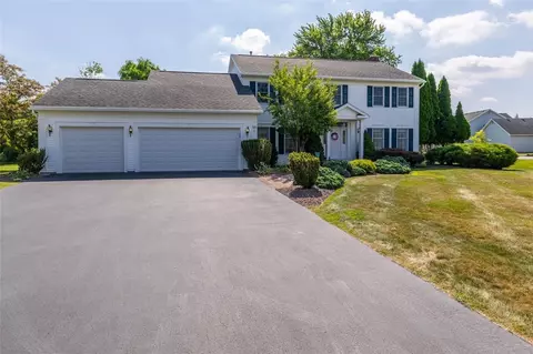 55 Wren Field Ln, Pittsford, NY 14534