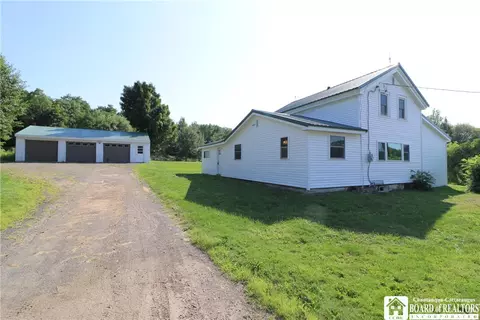 2991 Whitaker Rd, Fredonia, NY 14063