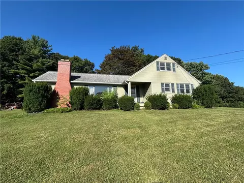 8779 South St, Brutus, NY 13166