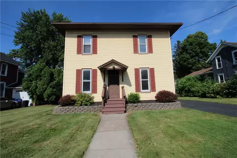 11 Van Buren St, Murray, NY 14470