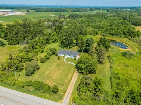 8632 State Route 5 And 20, Bloomfield, NY 14469