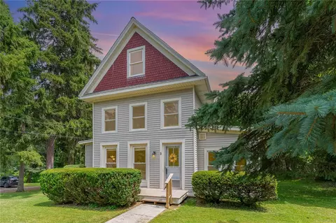 2 Michigan St, Bloomfield, NY 14469