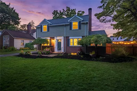 140 Edgeview Ln, Rochester, NY 14618
