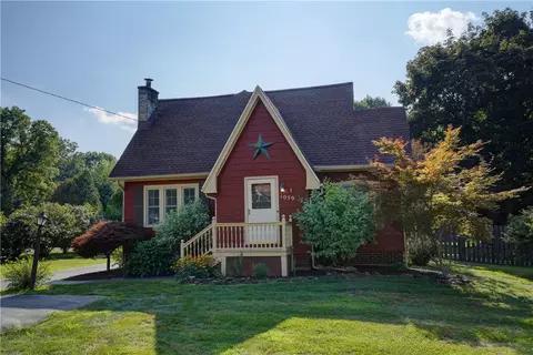 1059 Pixley Rd, Gates, NY 14624