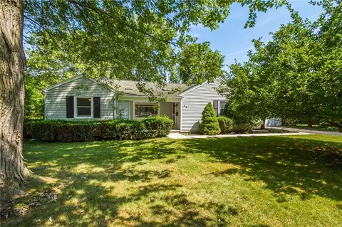 55 Peachtree Rd, Penfield, NY 14526