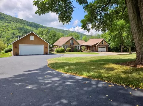 5988 County Road 33, South Bristol, NY 14424