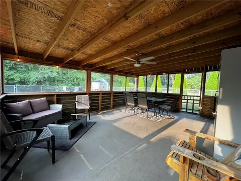 Exterior - 76 Kartes Dr, Greece, NY 14616 photo 2 of 8