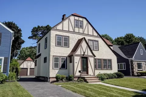 92 Torrington Dr, Rochester, NY 14618