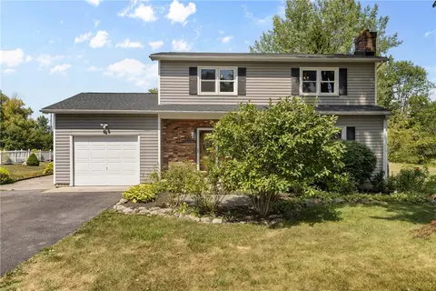 5140 Laura Ln, Canandaigua, NY 14424