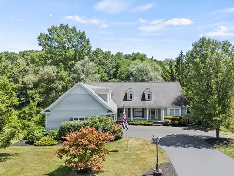 6 Sylvan Gln, Perinton, NY 14450