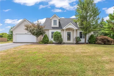 18 Hutton Cir, Riga, NY 14428