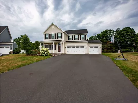 357 Anna Cir, Webster, NY 14580