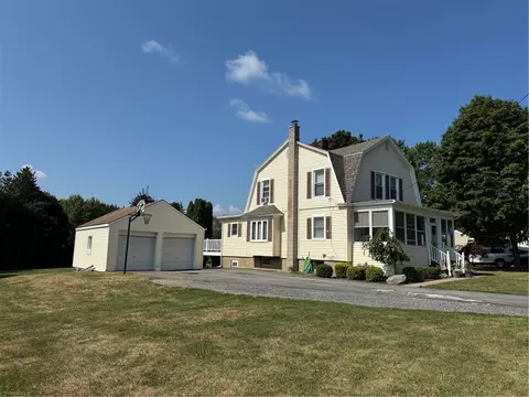905 County 4 Rd, Geneva Town, NY 14456