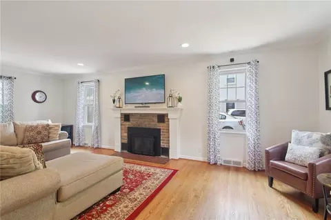 89 Pinecrest Dr, Irondequoit, NY 14617 photo 9