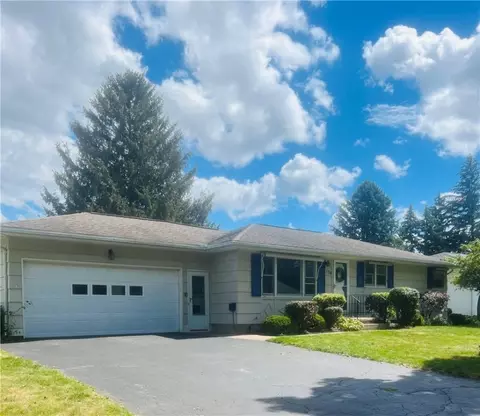 138 Andrea Ln, Irondequoit, NY 14609