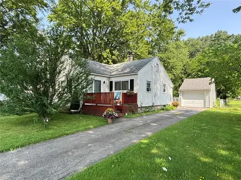 26 Chestnut Ridge Rd, Chili, NY 14624