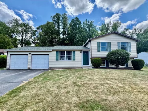 50 Jennifer Cir, Gates, NY 14606