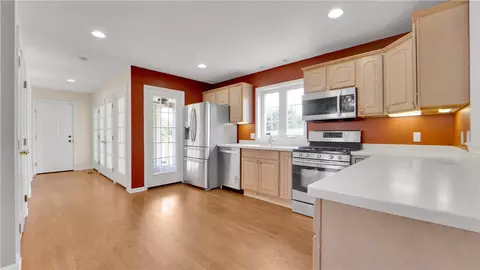 378 Salt Rd, Webster, NY 14580 photo 4