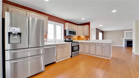 378 Salt Rd, Webster, NY 14580 photo 3