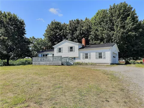 400 Peoria Rd, Covington, NY 14525