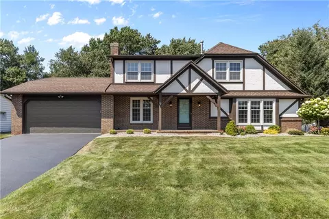 42 Havelock Dr, Greece, NY 14615