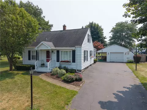 1081 Mcivor Rd, Phelps, NY 14532