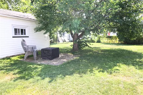 93 Heberle Rd, Irondequoit, NY 14609 photo 17