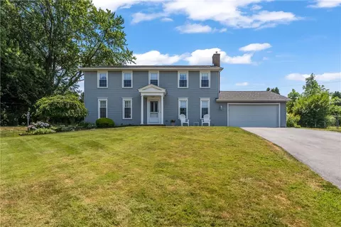 12 Mont Morency Cir, Greece, NY 14612