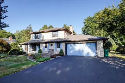 42 Sherwood Dr, Brockport, NY 14420