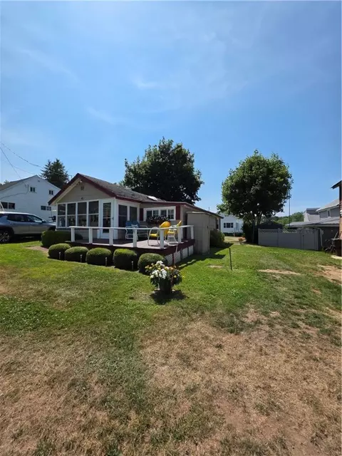 5025 Lake Apt 45 Rd, Williamson, NY 14589